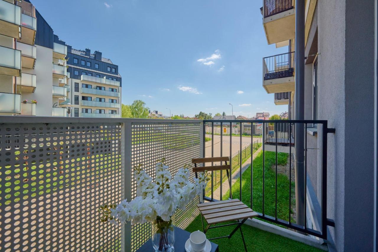 Comfy With Parking & Balcony By Renters Apartament Wrocław