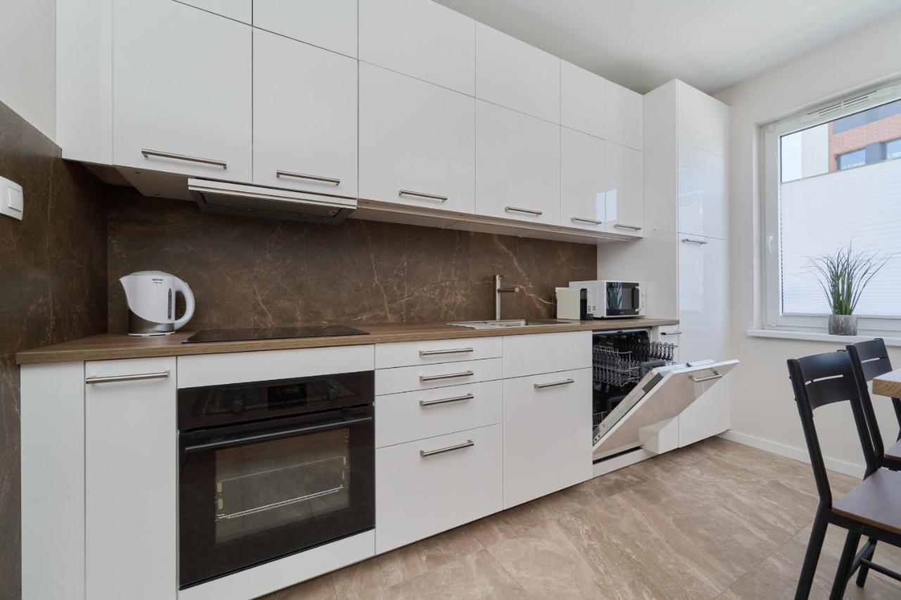Apartament Comfy With Parking & Balcony By Renters *