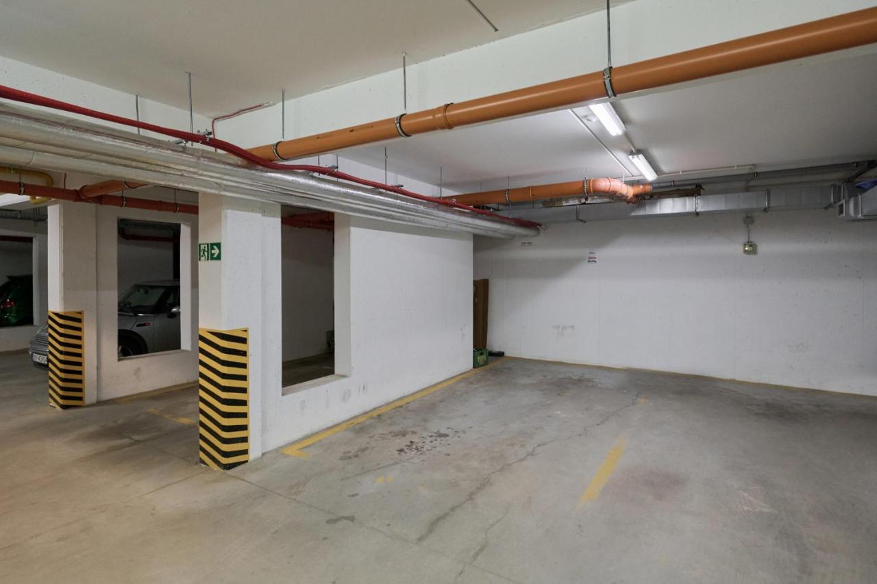 Apartament Comfy With Parking & Balcony By Renters *